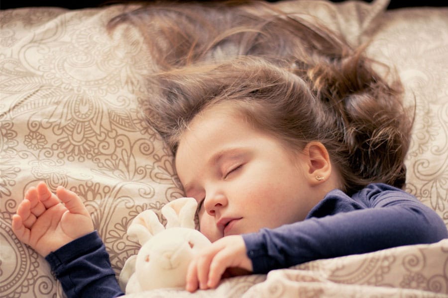 ۵ راهکار برای خواب بهتر کودکان از دید کاردرمانی
